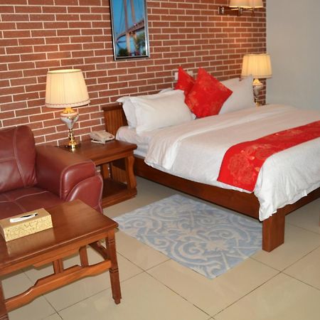 Grand Hotel Aeroport, Douala Exteriör bild