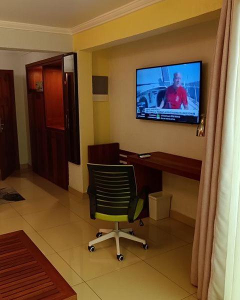 Grand Hotel Aeroport, Douala Exteriör bild