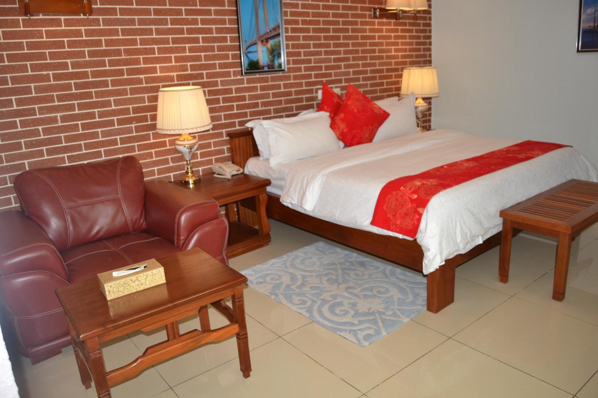 Grand Hotel Aeroport, Douala Exteriör bild
